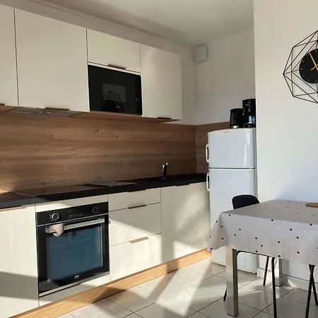 T1 Rénové Avec Balcon, Clim, Wifi, à - Fr-1-553-220 Apartamento *