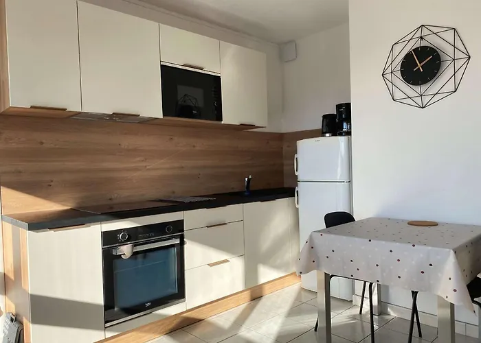 T1 Renove Avec Balcon, Clim, Wifi, A - Fr-1-553-220 Apartmán *